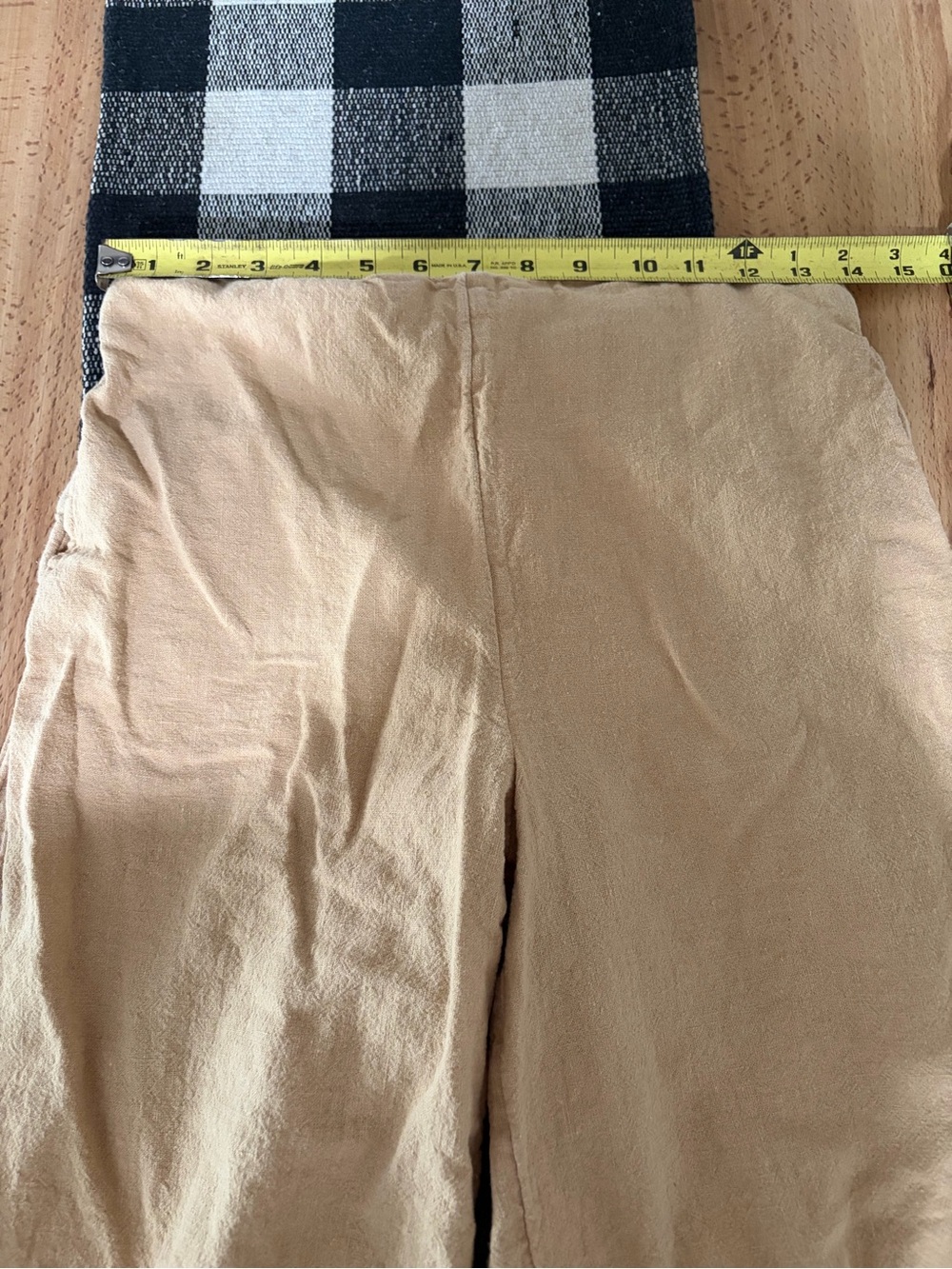 Women’s Wide-Leg linen Pants in Beige - Picture 3 of 11
